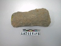 藏品(長條形打製石斧)的圖片